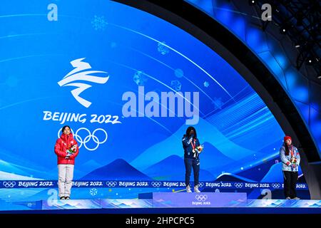 (L-R) Miho Takagi (JPN), Erin Jackson (USA), Angelina Golikova (ROC),14 FEBBRAIO 2022 - Speed Skating : cerimonia della Medaglia delle Donne del 500m durante il Beijin Foto Stock