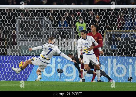 Italia. 19th Feb 2022. Antonin Barak di Hellas Verona FC si sibila dopo aver segnato il gol 0-1 nei 05th minuti durante il calcio Serie A Match, Stadio Olimpico, Roma / Verona, 19th febbraio 2022 (Foto di AllShotLive/Sipa USA) Credit: Sipa USA/Alamy Live News Foto Stock