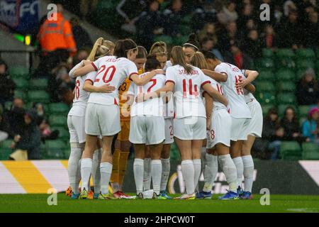 Norwich, Regno Unito. 20th Feb 2022. Norwich, Inghilterra, Febbraio 20th Inghilterra squadra huddle durante la partita di Arnold Clark Cup tra Inghilterra e Spagna a Carrow Road a Norwich, Inghilterra Sam Mallia/SPP credito: SPP Sport Press Foto. /Alamy Live News Foto Stock