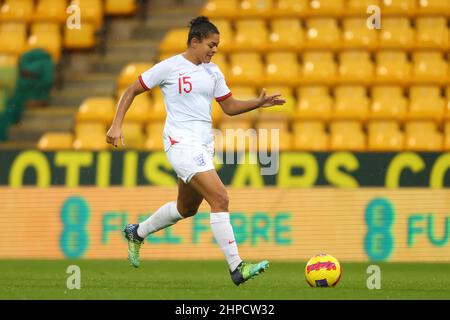 Norforlk, Inghilterra; 20th febbraio 2022; Carrow Road, Norwich, Norforlk, Inghilterra; Arnold Clark Womens International football Inghilterra / Spagna: Jess carter of England Foto Stock