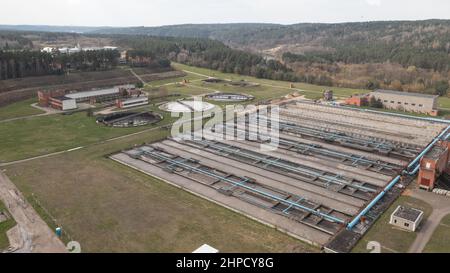 Sewage di filtraggio della stazione di trattamento delle acque reflue Foto Stock