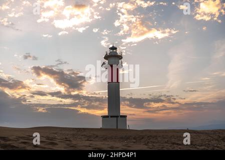 Lontano del Fangar nel Delta dell'Ebro al tramonto Foto Stock