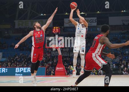 Virtfrigo Arena, Pesaro, Italia, 20 febbraio 2022, Bruno Mascolo (Basket Bertram Desthona) in finale otto - finale - AX Armani Exchange Olimpia Milano vs Basket Bertram Desthona - Coppa Italia Basket uomini Foto Stock