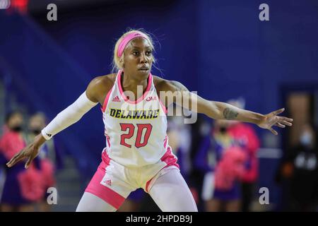 Newark, DE, Stati Uniti. 20th Feb 2022. Delaware Guard JASMINE DICKEY (20) difende durante una partita di basket della stagione regolare dell'associazione atletica coloniale domenica 20 febbraio 2022; al Bob Carpenter Center di Newark, DE. (Credit Image: © Saquan Stimpson/ZUMA Press Wire) Foto Stock