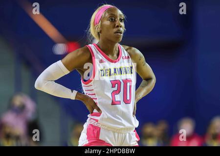 Newark, DE, Stati Uniti. 20th Feb 2022. Delaware Guardia JASMINE DICKEY (20) in azione durante una partita di basket della stagione regolare dell'Associazione atletica coloniale Domenica, Febbraio 20, 2022; al Bob Carpenter Center di Newark, DE. (Credit Image: © Saquan Stimpson/ZUMA Press Wire) Foto Stock