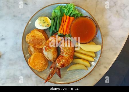 Galantine di pollo, Galantine di Ayam, cibo tradizionale dell'Indonesia, Jakarta, Indonesia Foto Stock