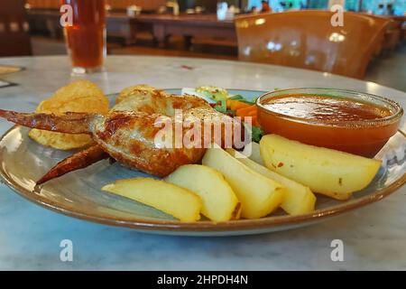 Galantine di pollo, Galantine di Ayam, cibo tradizionale dell'Indonesia, Jakarta, Indonesia Foto Stock