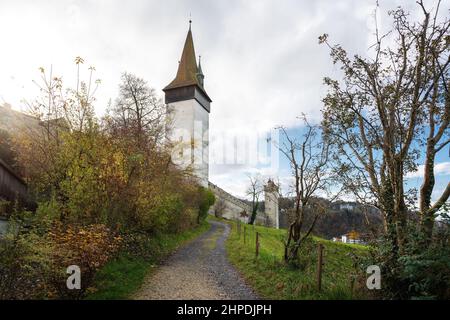 Luegislandturm (Luegislandturm) al Muro del Musegg di Lucerna (Museggmauer) - Lucerna, Svizzera Foto Stock