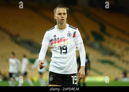 Norwich, Norfolk, Inghilterra; 20th febbraio 2022; Carrow Road, Norwich, Norforlk, Inghilterra; Arnold Clark Womens International football Canada contro Germania: Klara Buhl di Germania Foto Stock