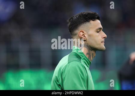 Milano, Italia. 20th Feb 2022. Gianluca Scamacca degli Stati Uniti Sassuolo durante la Serie A match tra FC Internazionale e US Sassuolo allo Stadio Giuseppe Meazza il 20 febbraio 2022 a Milano. Credit: Independent Photo Agency/Alamy Live News Foto Stock