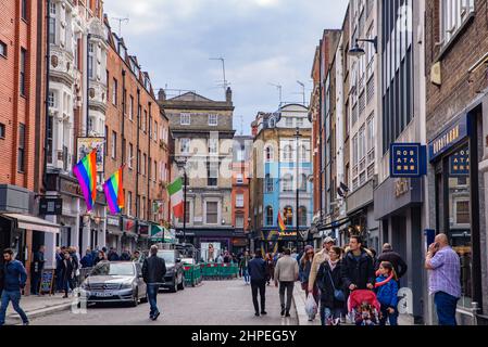 Area di Soho, il quartiere alla moda e dei divertimenti di Londra, Regno Unito Foto Stock