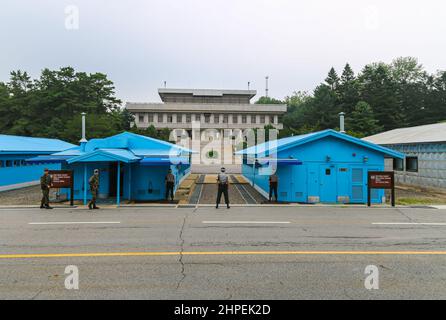 Panmunjom, Corea del Sud - 28 luglio 2020: La zona demilitarizzata o DMZ tra i due paesi coreani. Attraversa la penisola coreana vicino al 3 Foto Stock