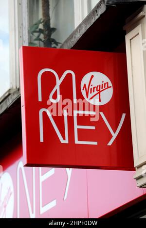 Viste generali di un negozio Virgin Money a Harrow, Londra, Regno Unito. Foto Stock