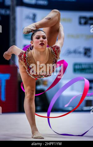 Cuneo, Italia. 19th Feb 2022. Baldassarri Milena di Ginnastica Fabriano durante la Ginnastica ritmica FGI Serie A 2022 a pala UBI Banca, Cuneo, Italia il 20 febbraio 2022 Credit: Independent Photo Agency/Alamy Live News Foto Stock