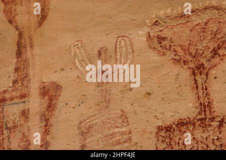 Il Carrot Man Panel nel Canyon Pintado National Historic District è in stile Barrier Canyon o Archaic e si stima che sia di circa 4.000 anni o Foto Stock