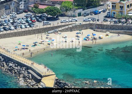 Italia, Calabria, Pizzo Calabro, la spiaggia Foto Stock