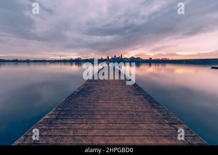 Skyline di Mantova visto dal molo Foto Stock