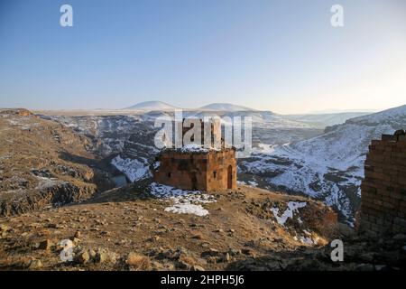 Kars, Istanbul, Turchia. 20th Feb 2022. Ani Ruins, Ani è un sito medievale armeno in rovina e disabitato situato nella provincia turca di Kars, Turchia (Credit Image: © Serkan Senturk/ZUMA Press Wire) Foto Stock