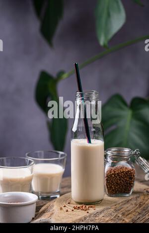 Latte di grano saraceno senza lattosio Foto Stock