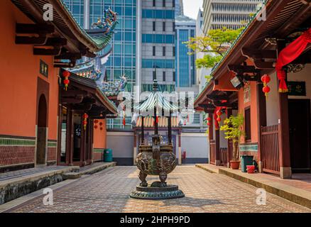 Singapore - 13 settembre 2019: Thian Hock Keng, il più antico tempio buddista del popolo hokkien in paese costruito per adorare Mazu, una dea del mare cinese Foto Stock