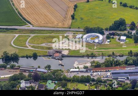 Vista aerea, Waterworks Westphalia GmbH e Langschede run-of-River centrale sul fiume Ruhr, Halingen, Menden, Ruhr Area, Renania settentrionale-Vestfal Foto Stock