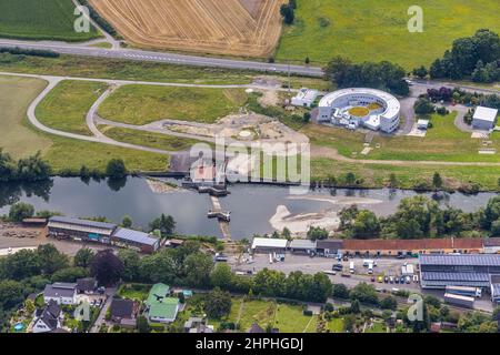 Vista aerea, Waterworks Westphalia GmbH e Langschede run-of-River centrale sul fiume Ruhr, Halingen, Menden, Ruhr Area, Renania settentrionale-Vestfal Foto Stock
