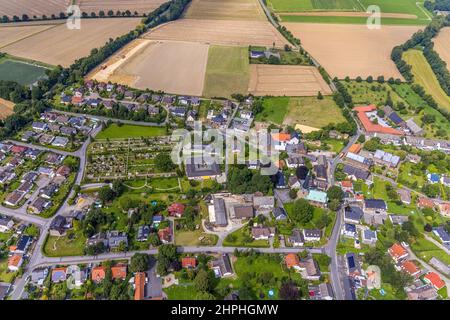 Vista aerea, vista locale con casa di cura Hans-Jürgen-Janzen-Haus nel distretto di Frömern, Fröndenberg/Ruhr, Ruhr, Renania settentrionale-Vestfalia, tedesco Foto Stock