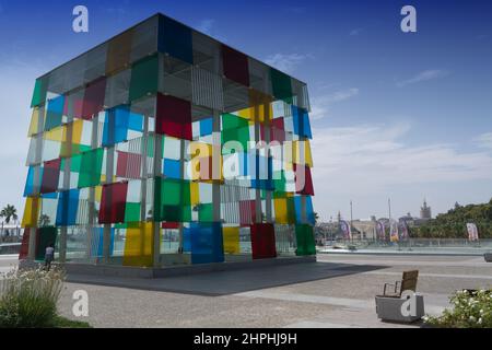 MALAGA, COSTA DEL Sol, SPAGNA - 29 AGOSTO 2019: Centro Pompidou al Porto di Malaga sulla Costa del Sol in Andalusia, Spagna Foto Stock
