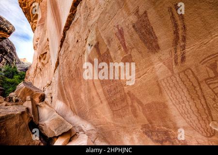 Il Flying Carpet Pictograph Panel è un pannello di arte rupestre dipinto in stile Barrier Canyon in un canyon remoto nel Canyonlands National Park dello Utah. È es Foto Stock