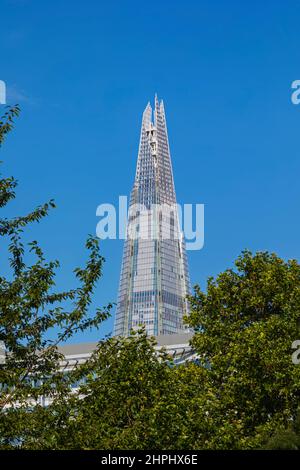 Inghilterra, Londra, Southwark, Potters Field Park e The Shard Foto Stock