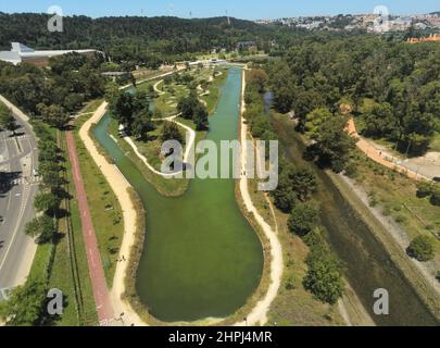 Scatto aereo del Jamor Sports Complex ad Alges, Portogallo Foto Stock