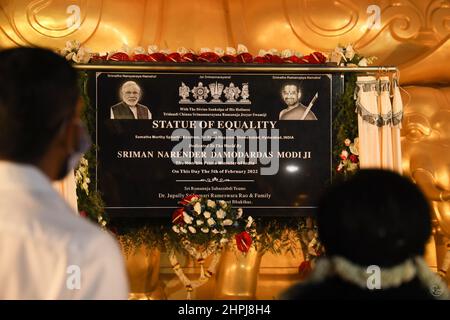 Ramanuja Statua della targa di dedica di uguaglianza, Narendra modi, Chinna Jeeyar Swamy, Hyderabad, Telengana, India Foto Stock