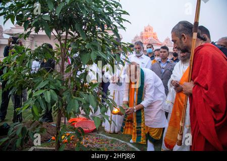 Ramanuja Statua dell'uguaglianza dedica, Rajnath Singh albero di preghiera, Hyderabad, Telengana, India Foto Stock