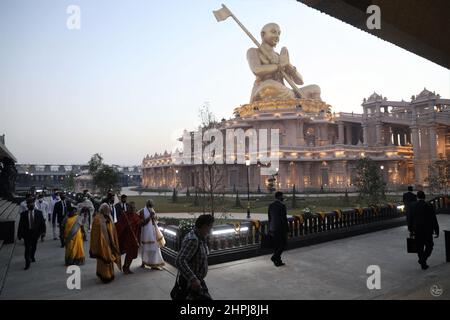 Ramanuja Statua dell'uguaglianza dedica, Chinna Jeeyar Swamy con Narendra modi, Hyderabad, Telengana, India Foto Stock