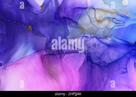 Astratto alcol inchiostro fluido arte sfondo in blu, viola, rosa e oro Foto Stock
