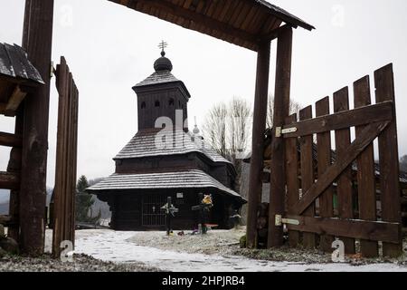 Chiesa lignea greco-cattolica di San Michele Arcangelo a Ulicske Krive, Slovacchia Foto Stock