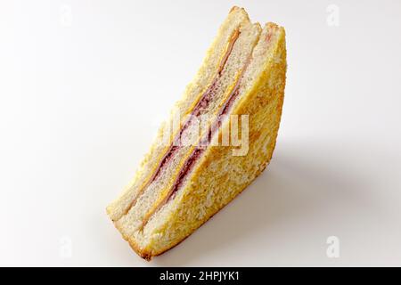 Monte Cristo Sandwich su sfondo bianco Foto Stock