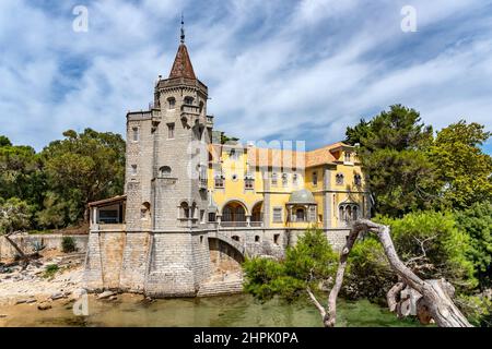 CASCAIS, PORTOGALLO - 06 SETTEMBRE 2021: Palazzo Condes de Castro in una giornata di sole. Cascais, Portogallo. Foto Stock