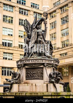 Monumento di He Nelson; Bandiere di scambio; Liverpool; Merseyside Foto Stock