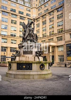 Il monumento Nelson, a Exchange Flags, Liverpool, Merseyside. Foto Stock