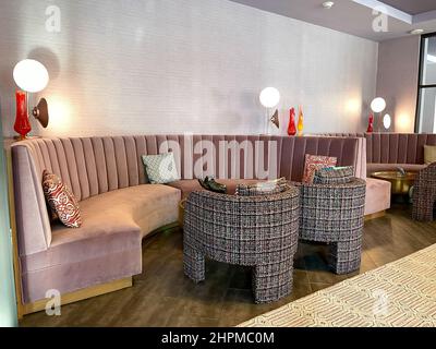 Atlanta, GA - 28 marzo 2021: La lounge del Colee Hotel nel distretto di Buckhead di Atlanta, GA., Foto Stock