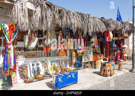 Negozio di souvenir artigianali, Palmeira, SAL (IIha do SAL), República de Cabo (Capo Verde) Foto Stock