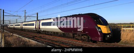 East Midlands Trains, Adelante; treno 180111, da Londra a Bedford Line Railway, vicino a Bedford, Bedfordshire, Inghilterra, Regno Unito Foto Stock