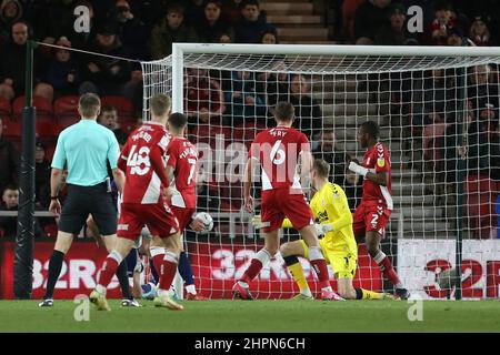 MIDDLESBROUGH, REGNO UNITO. FEB 22nd West Bromwich Albion's Jayson Molumby segna il loro primo goal durante la partita del Campionato Sky Bet tra Middlesbrough e West Bromwich Albion al Riverside Stadium di Middlesbrough martedì 22nd febbraio 2022. (Credit: Mark Fletcher | MI News) Credit: MI News & Sport /Alamy Live News Foto Stock