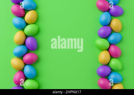 Mazzo di uova colorate su sfondo verde pasquale 3D rendering. Mucchio di uccelli e uova di Pasqua colorate - resa 3D. Pasqua concetto composizione fram Foto Stock