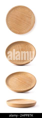 raccolta di piatti vuoti di legno isolati su sfondo bianco, presi in diverse angolazioni, closeup, mockup template Foto Stock