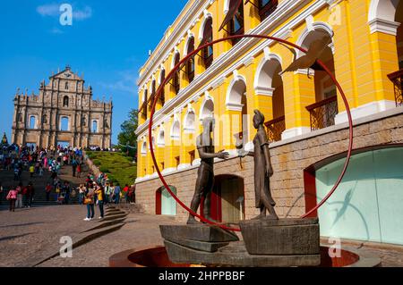 Le famose rovine della cattedrale di San Paolo del XVII secolo. Ruinas do Sao Paulo., Macao, Cina. Foto Stock