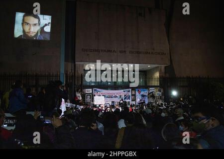 In Messico sono state organizzate diverse proteste che chiedevano una migliore sicurezza per i giornalisti. A Città del Messico i giornalisti si sono riuniti per protestare contro la uccisioni di giornalisti e la mancanza di aiuto da parte del governo messicano. Sincé all'inizio del 2022 ci sono stati 5 uccisioni di giornalisti. José Luis Gamboa, Margarito Martínez, Lourdes Maldonado, Roberto Toledo ed Herber López sono stati uccisi. Messico. Foto Stock