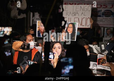 In Messico sono state organizzate diverse proteste che chiedevano una migliore sicurezza per i giornalisti. A Città del Messico i giornalisti si sono riuniti per protestare contro la uccisioni di giornalisti e la mancanza di aiuto da parte del governo messicano. Sincé all'inizio del 2022 ci sono stati 5 uccisioni di giornalisti. José Luis Gamboa, Margarito Martínez, Lourdes Maldonado, Roberto Toledo ed Herber López sono stati uccisi. Messico. Foto Stock