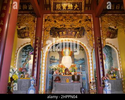 Da Nang, Vietnam - 12 aprile 2021: Tempio di Linh Ung, Chua Linh Ung a Ba Na Foto Stock